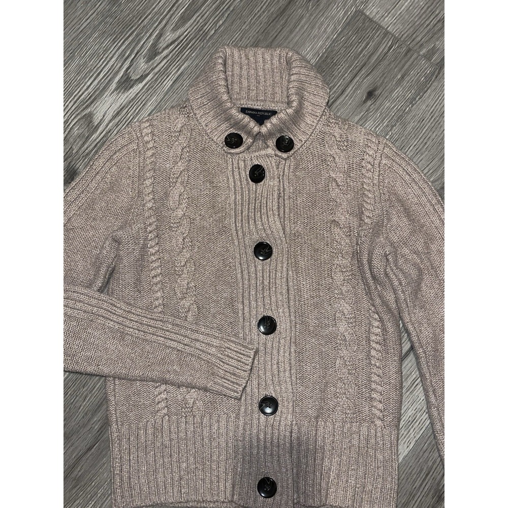 Banana Republic Beige Size‎ XS Cable Knit Sweater Button Closure